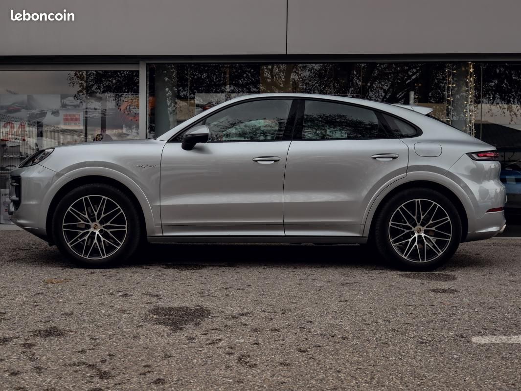 Porsche Cayenne Coupé E-Hybrid 3.0 V6 470 ch (image 2)