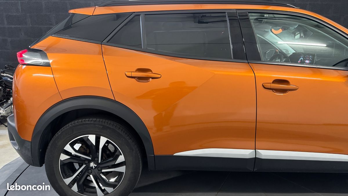 PEUGEOT 2008 GENERATION-I 1.2 PURETECH 130ch ALLURE START-STOP - ATTELAGE - CARPLAY (image 25)