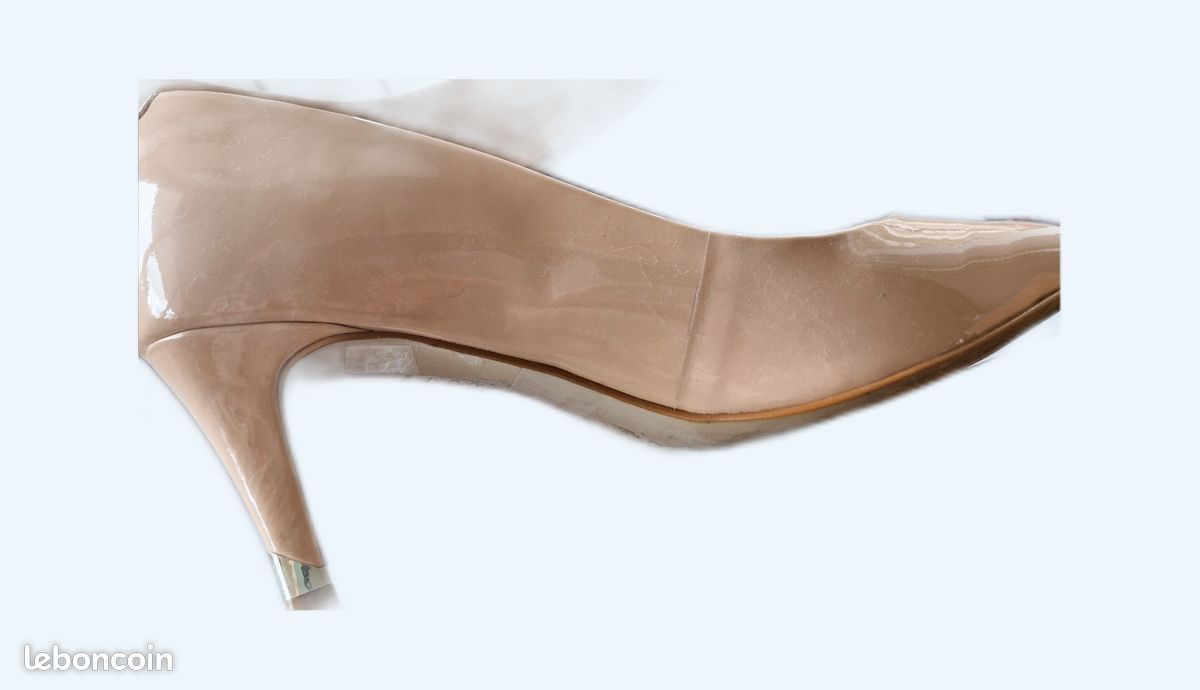 Escarpins 37 minelli beige verni Chaussures