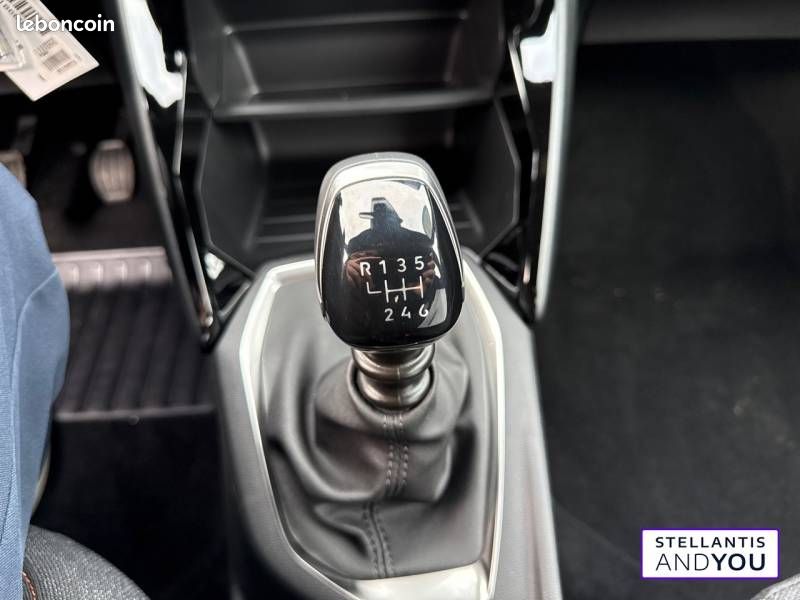 Peugeot 2008 100 S&S BVM6 Style (image 17)