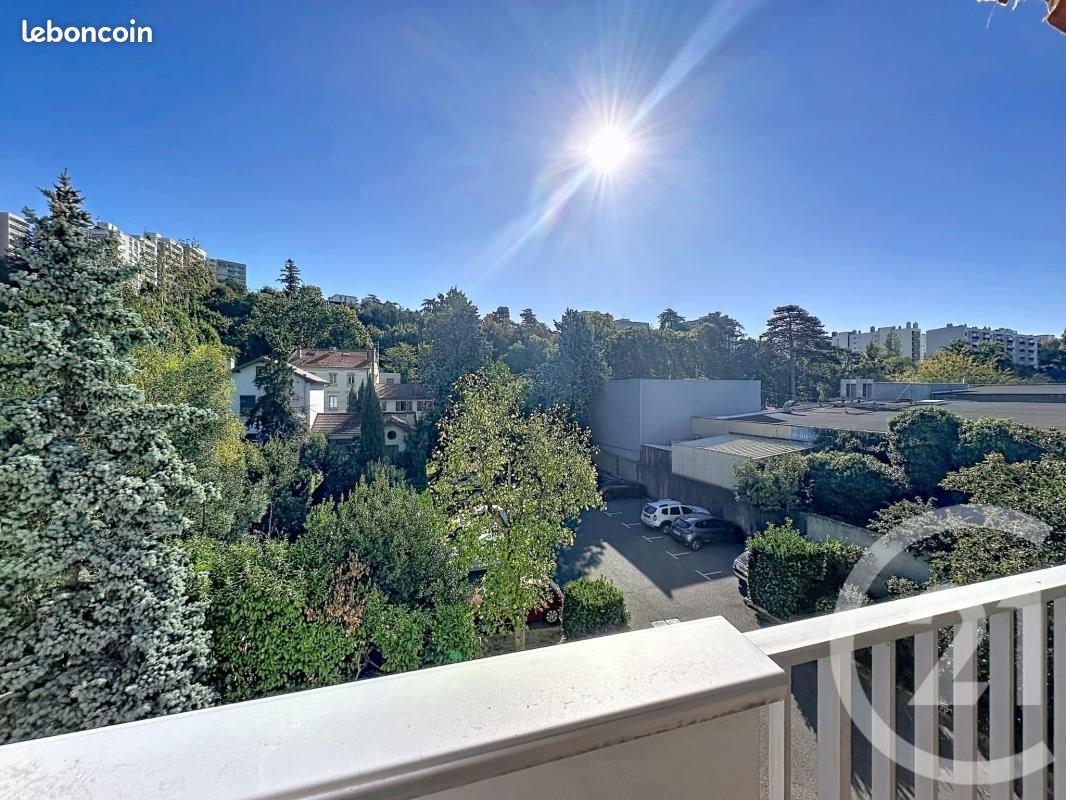 Appartement 5 pièces 98 m² · à Tassin-la-Demi-Lune · 98 m² · 255 000 €