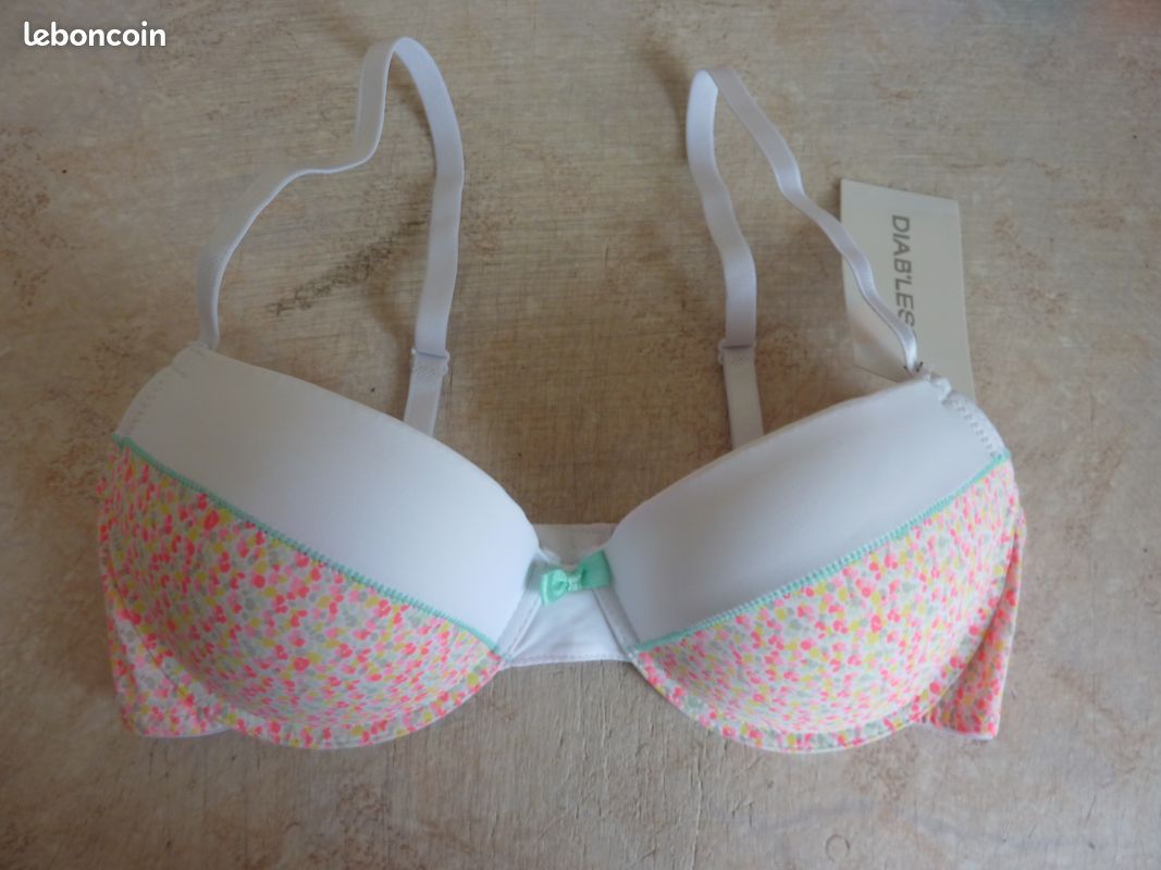 Soutien gorge femme taille 85C neuf Vêtements