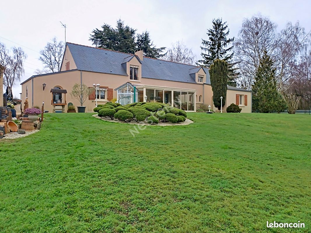 Maison 8 pièces 206 m² · à Longuenée-en-Anjou · 206 m² · 449 500 €