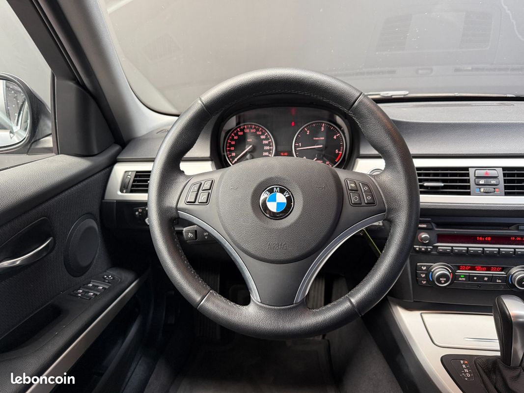 BMW SERIE 3 E90 LCI 318d 143 ch Confort A (image 17)