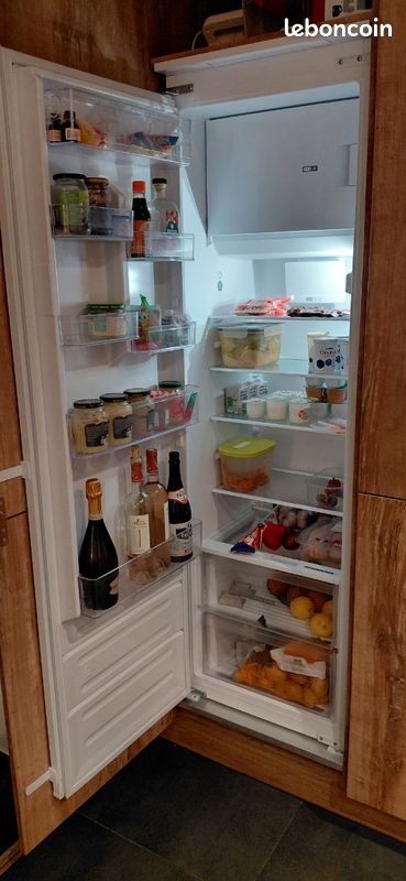 Réfrigérateur encastrable Whirlpool quasi neuf avec compartiment congélateur – WHSD184021Y sous garantie 5 ans (image 3)