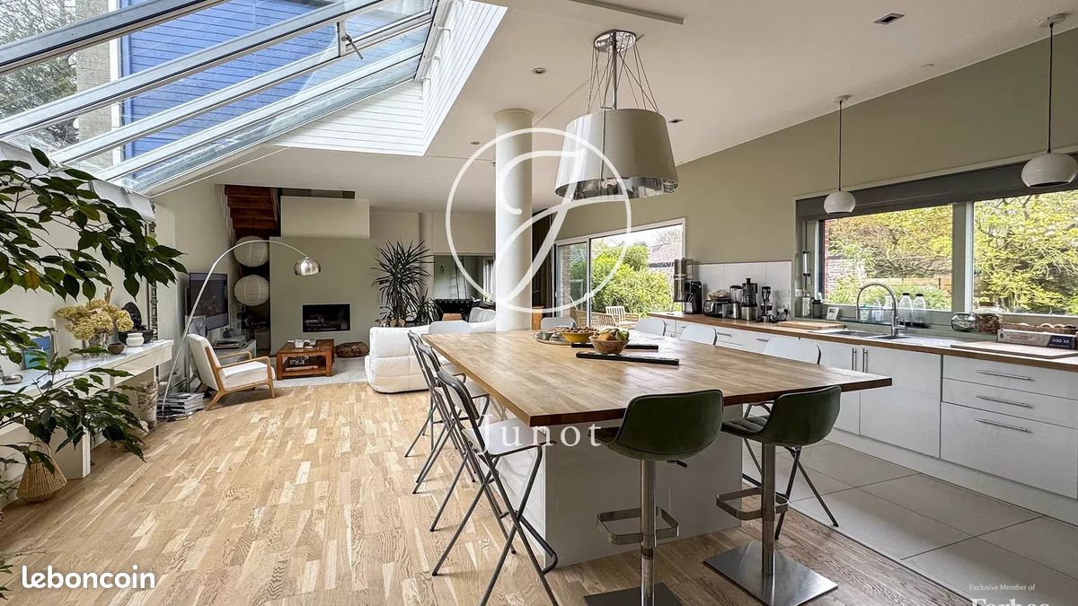 Maison 8 pièces 240 m² · à Marcq-en-Baroeul · 240 m² · 990 000 €