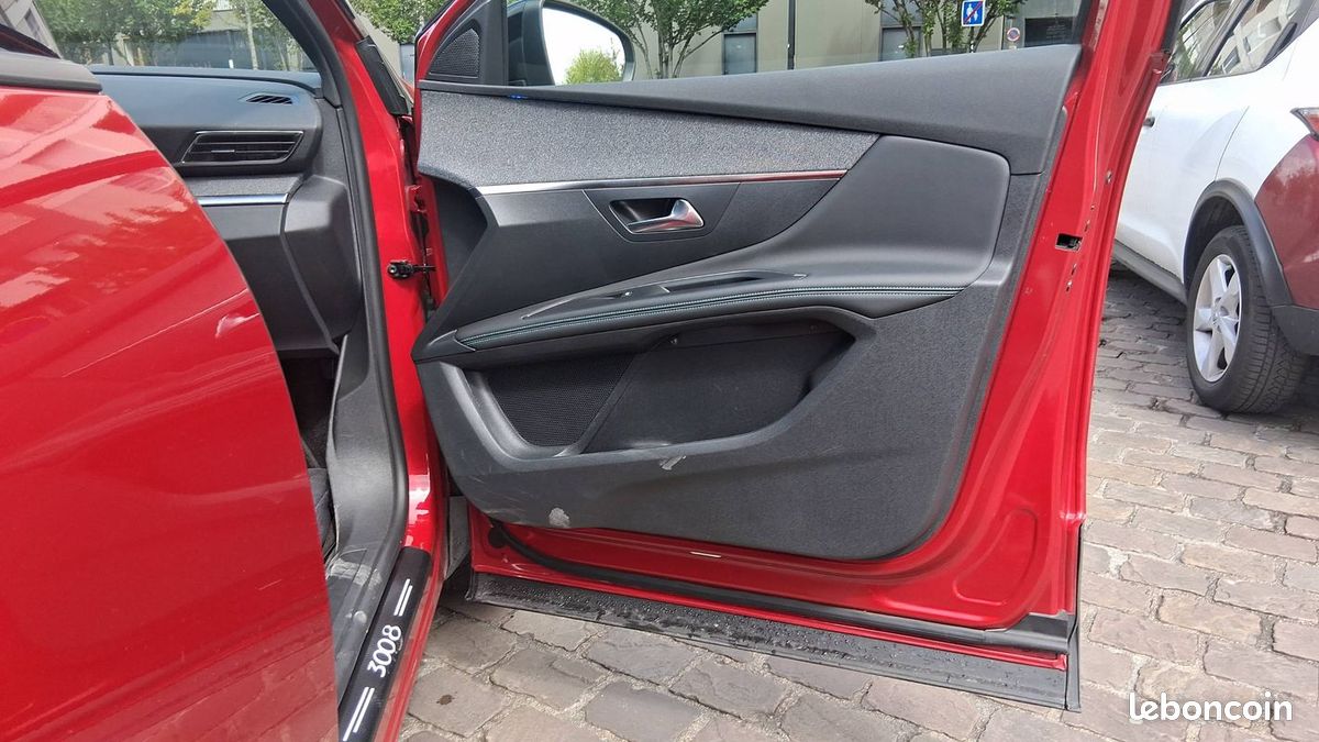 Peugeot 3008 1.6 THP 180 Hybrid e-EAT8 Allure Pack (image 23)
