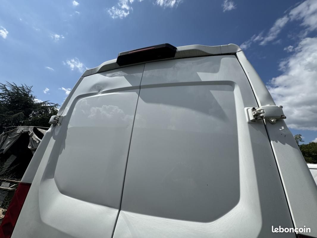 Iveco Daily DOUBLE ESSIEU 35s 2.3D 136cH/VENTE A PRO/TVA (image 9)