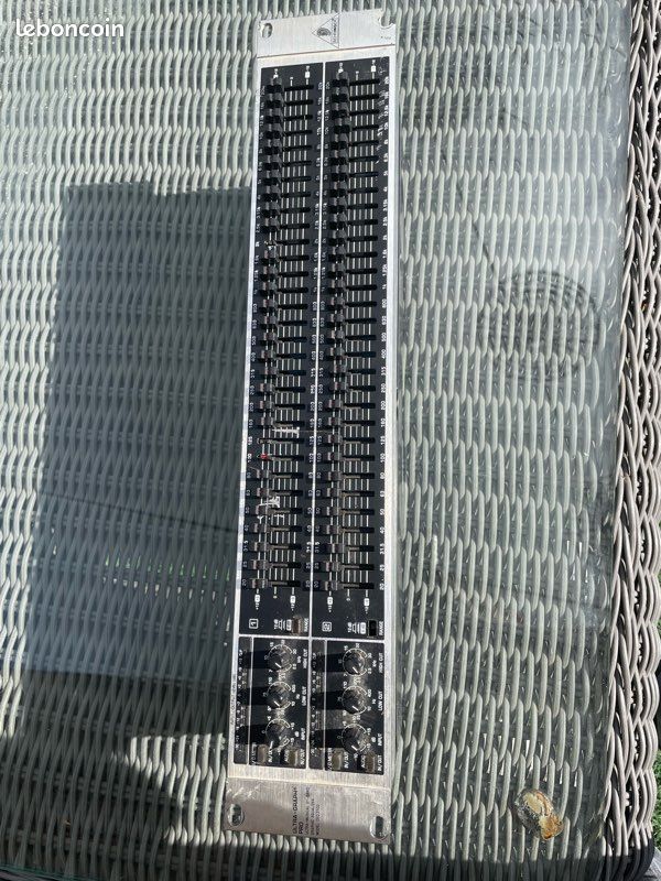Behringer Ultra-Graph Pro GEQ3102 – Égaliseur graphique stéréo 31 bandes (image 2)