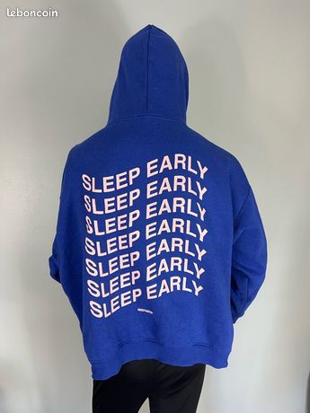 Pull bleu à capuche collaboration enzo tais toi DCMJ made in