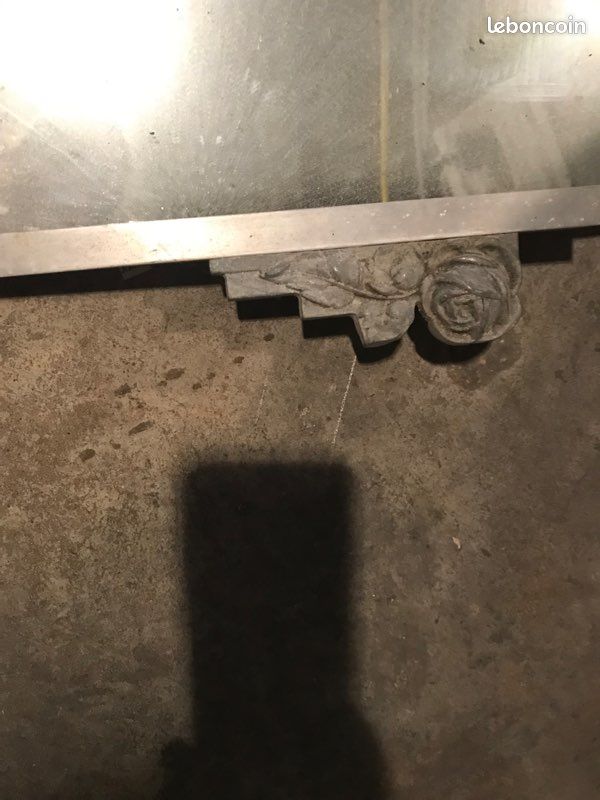 Miroir ancien avec roses décoratives (image 2)