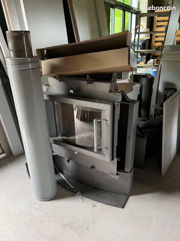 Poêle à bois design contemporain – À remonter – bon état (image 2)