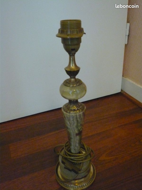 Pied de lampe (image 1)