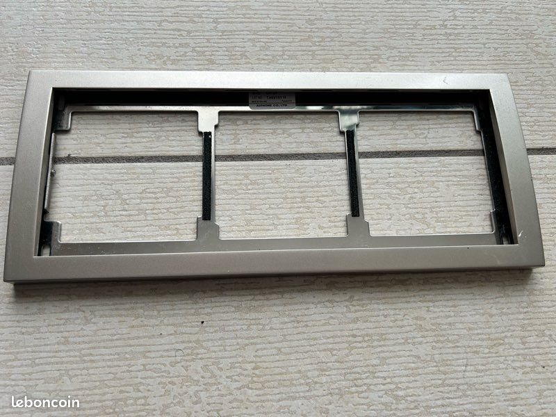 Aiphone GF3F Encadrement pour 3 modules (image 2)