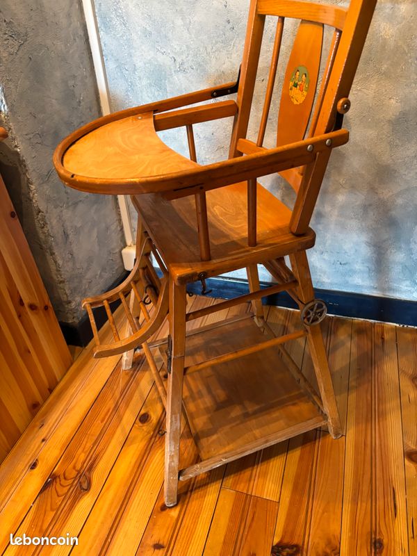 Chaise haute bébé en bois (image 2)