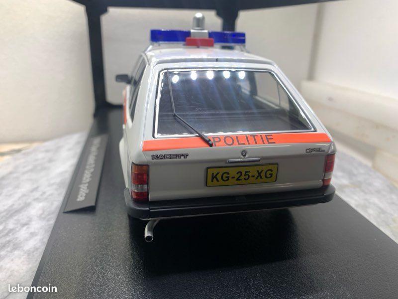 OPEL Kadett D - 5 Door - Dutch Police - 1984 - Police - Triple9 1:18