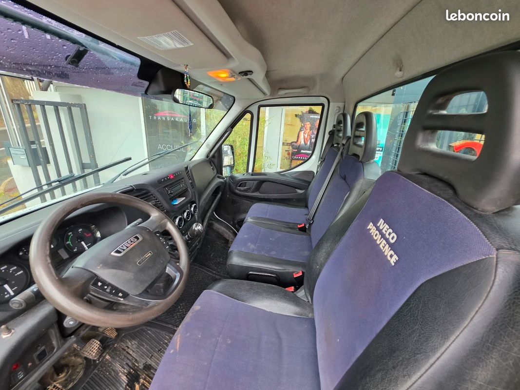 IVECO DAILY VI 35c15 POLYBENNE AMPLIROLL 146ch / TVA Récupérable / Factures entretien / Avec Benne / Climatisation / Régulateur (image 9)