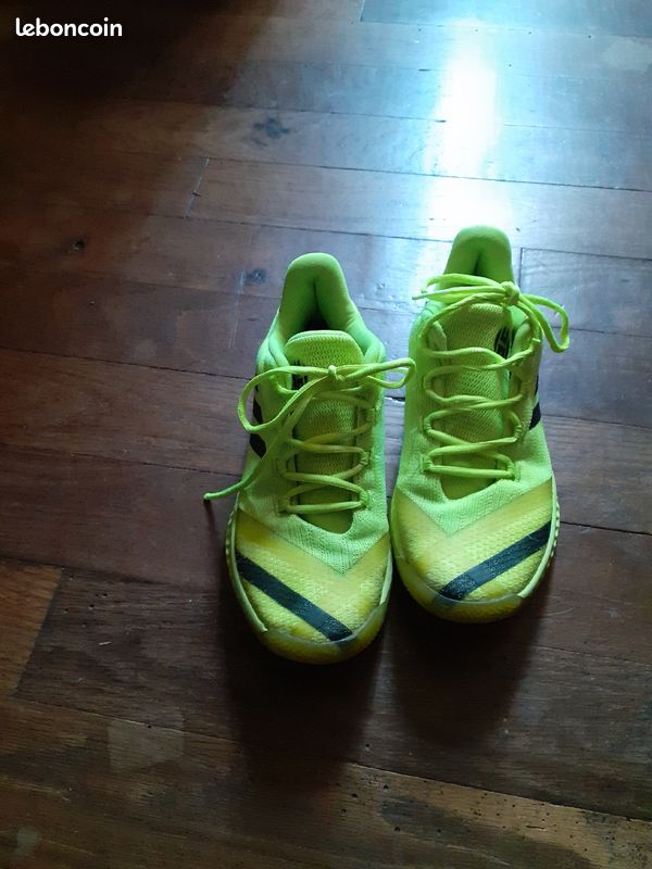 Chaussures de handball (image 1)