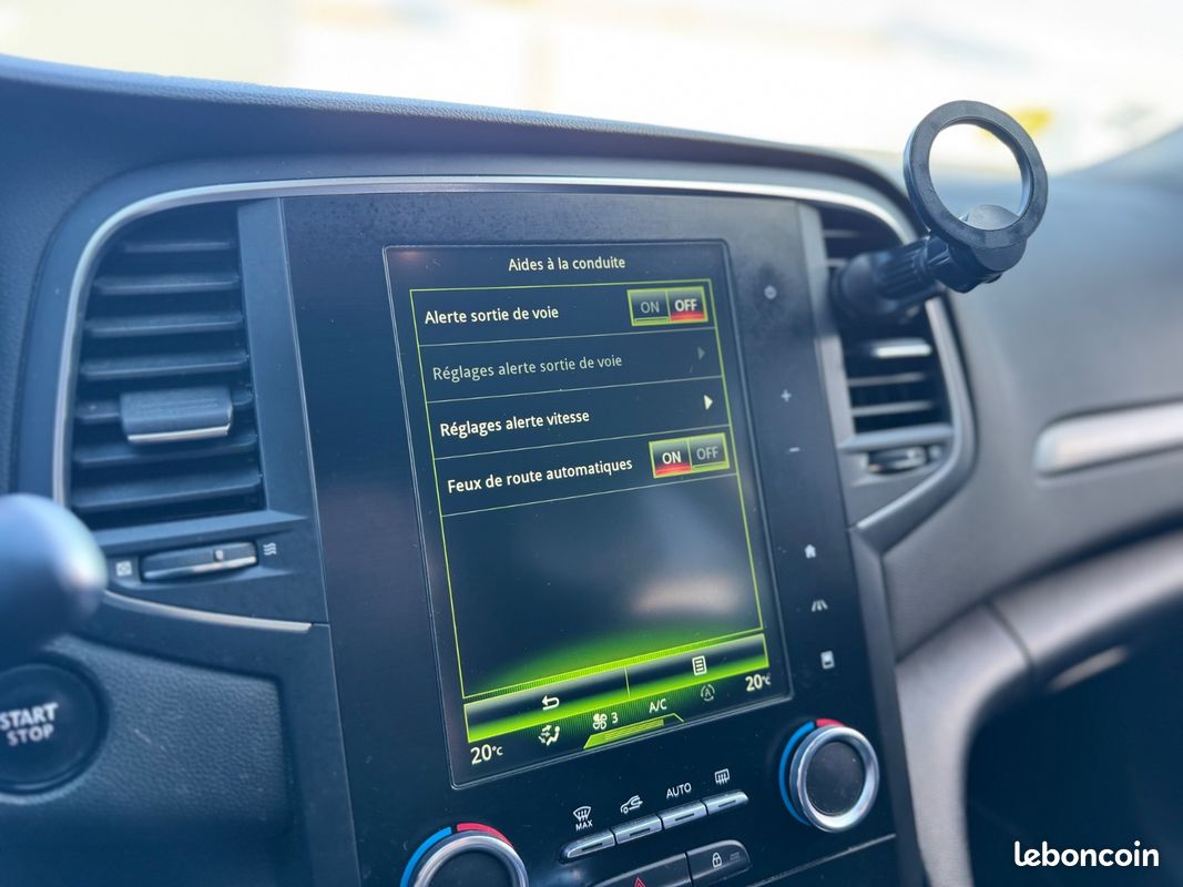 RENAULT MEGANE IV BERLINE dCi 110 Energy Intens + Entretien Complet (image 24)