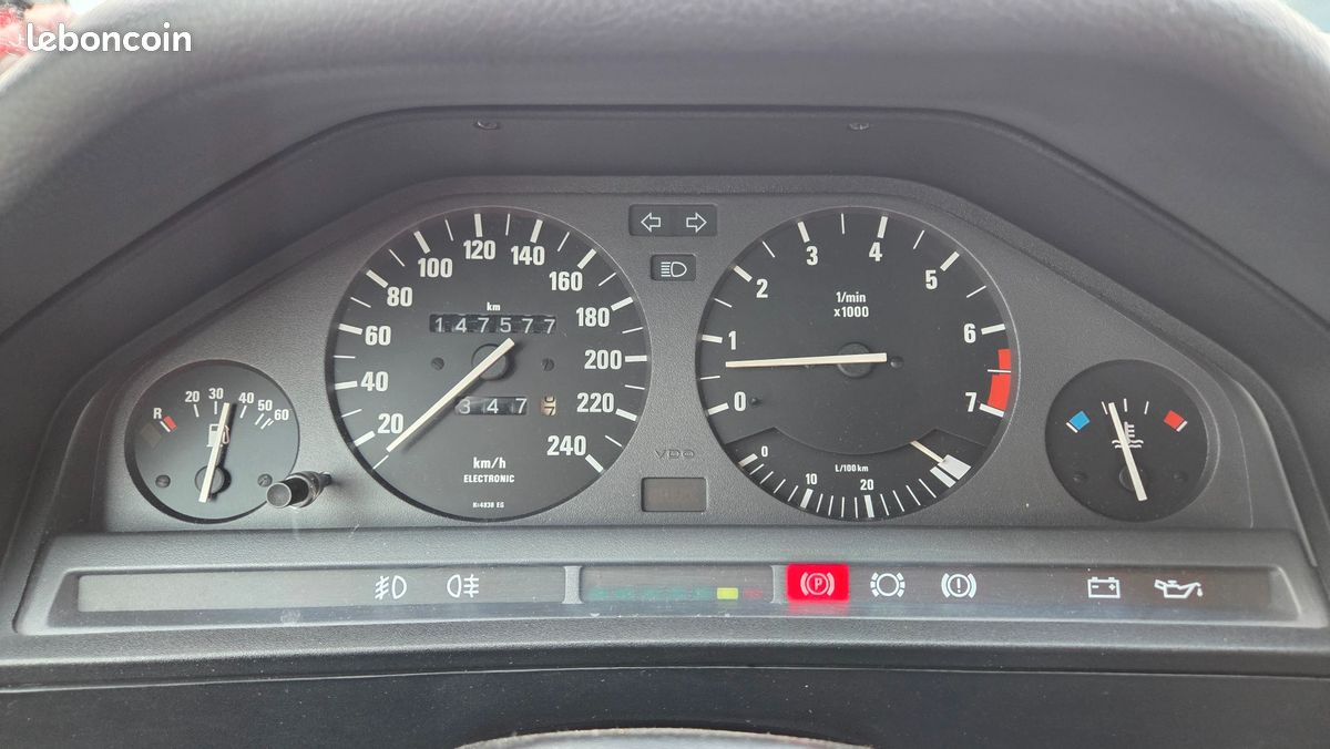 BMW SÉRIE 3 CABRIOLET 325I 171CH - INTÉRIEUR CUIR - JANTES BORDET - ÉCHAPPEMENT BOSe (image 19)
