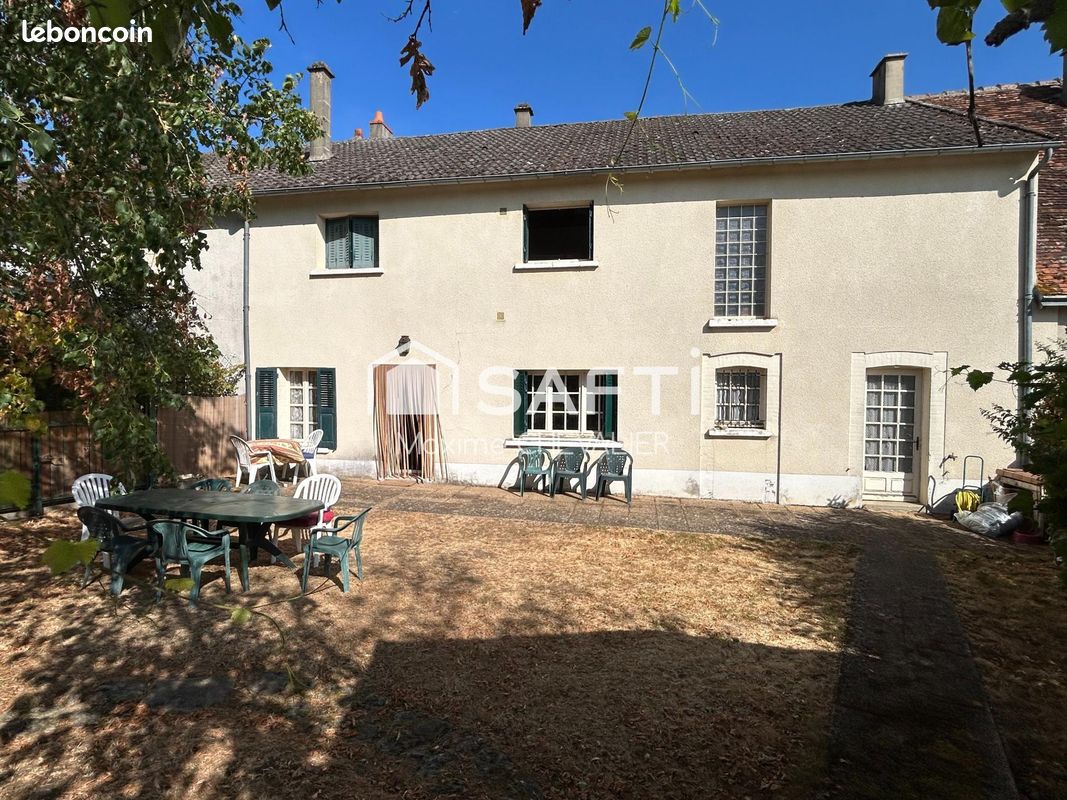 Maison 5 pièces 134 m² · à Malicornay · 134 m² · 105 000 €