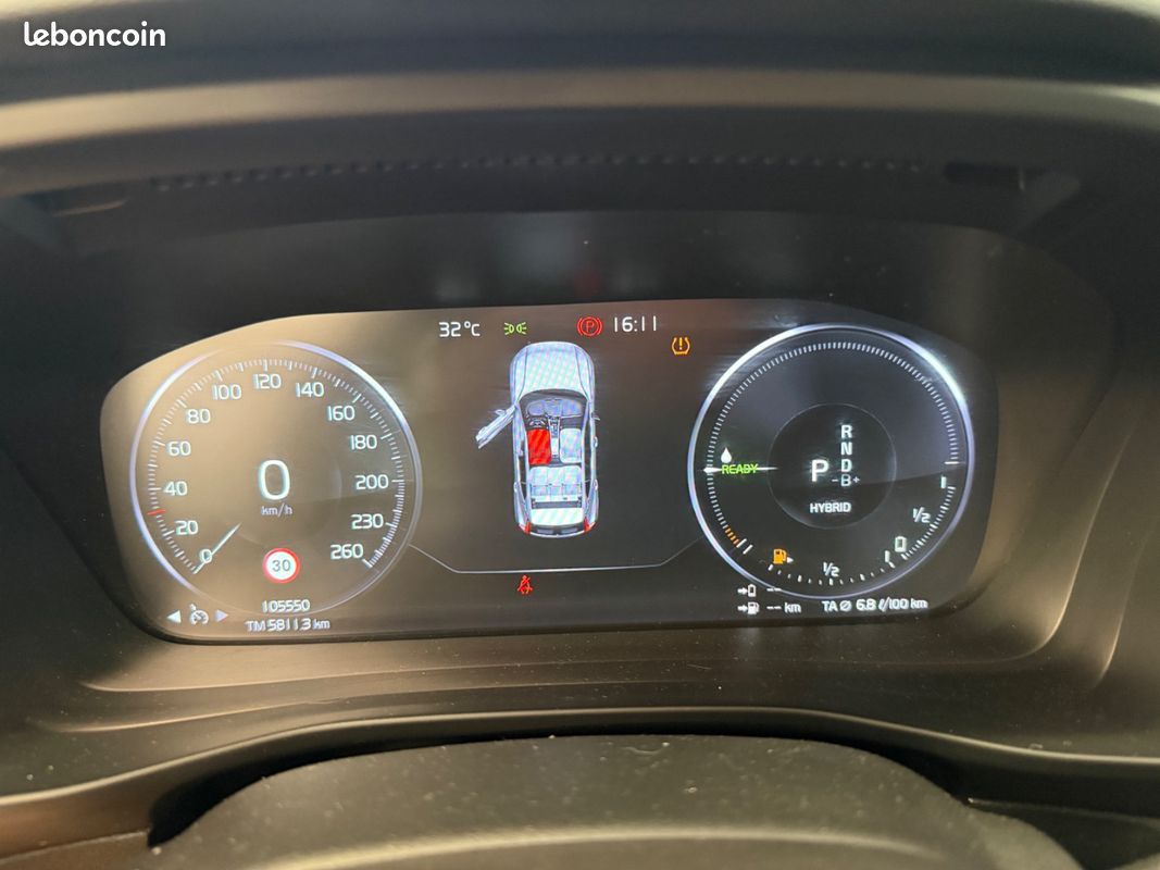 Volvo XC40 T5 Twin engine 261Ch Inscription - TVA RECUPERABLE / 1ERE MAIN / TOIT OUVRANT PANORAMIQUE / COFFRE ELECTRIQUE / CAMERA DE RECUL (image 18)
