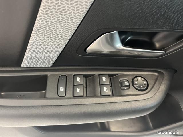 Citroën C4 BlueHDi 130 EAT8 Plus (image 17)