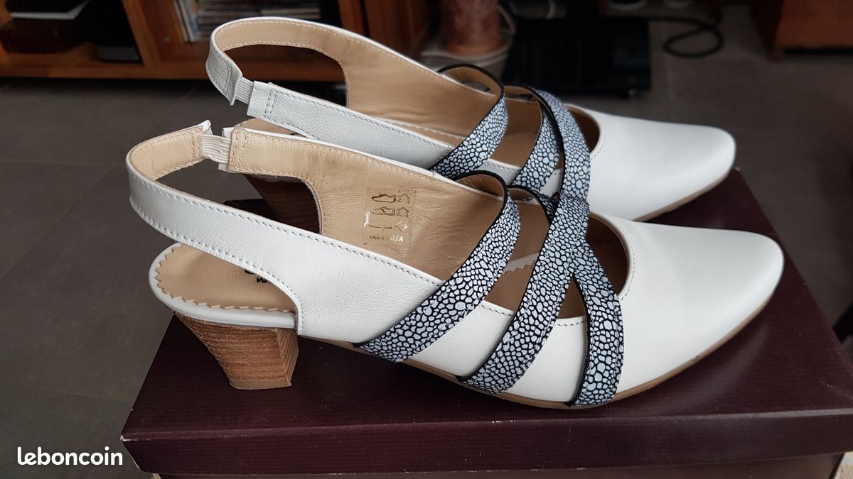 Escarpins ouverts en cuir blanc Ghibi (38) comme neufs (image 2)