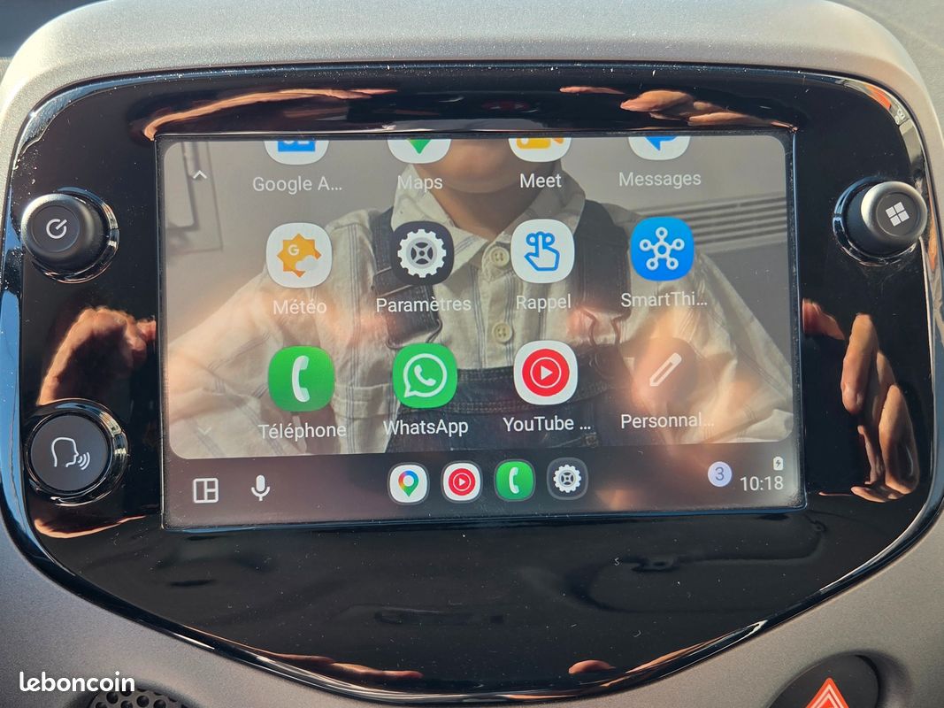 TOYOTA AYGO 1.0 VVTI 70 BOITE AUTO GRAND ECRAN CARPLAY 1er MAIN ENTRETIEN ET GARANTIE TOYOTA (image 22)