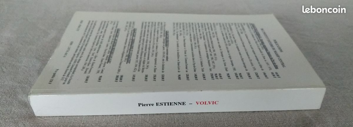 VOLVIC, terre, pierre et eau 13 siècles d'histoire - ESTIENNE Pierre (image 2)
