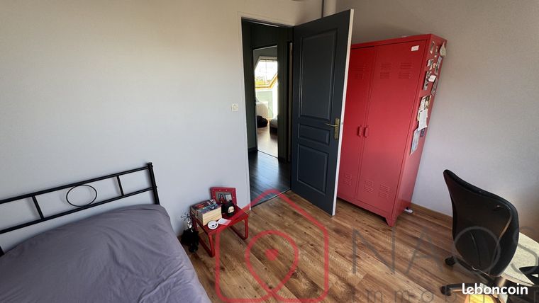 https://img.leboncoin.fr/api/v1/lbcpb1/images/a2/77/52/a27752bfcfe4edc20f51404483e51374cb7ce165.jpg?rule=ad-image