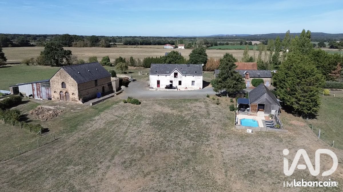 Maison 9 pièces 244 m² · à Blandouet-Saint Jean · 244 m² · 455 000 €