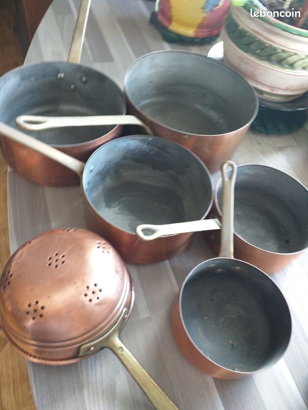 5 casseroles et ecumoire (image 1)