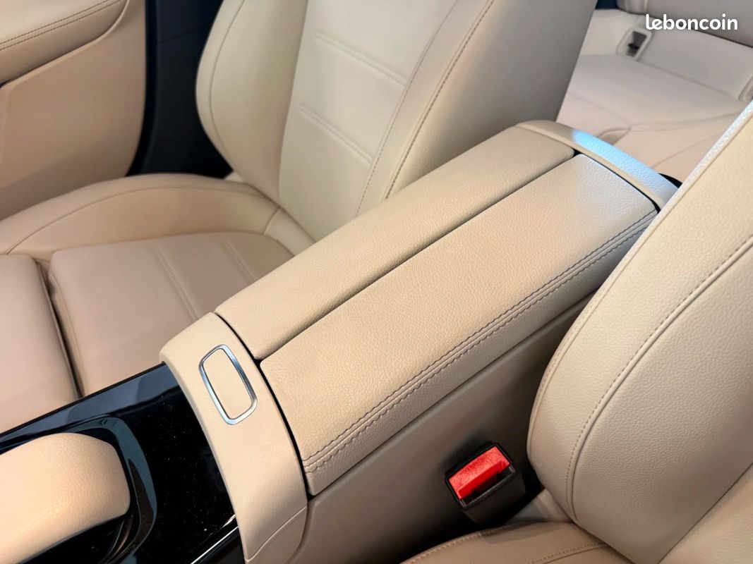 Mercedes-Benz CLASSE A Classe A 180 d 7G-DCT / APPLE CARPLAY / RÉGULATEUR / CAMÉRA / FAIBLE KM (image 25)