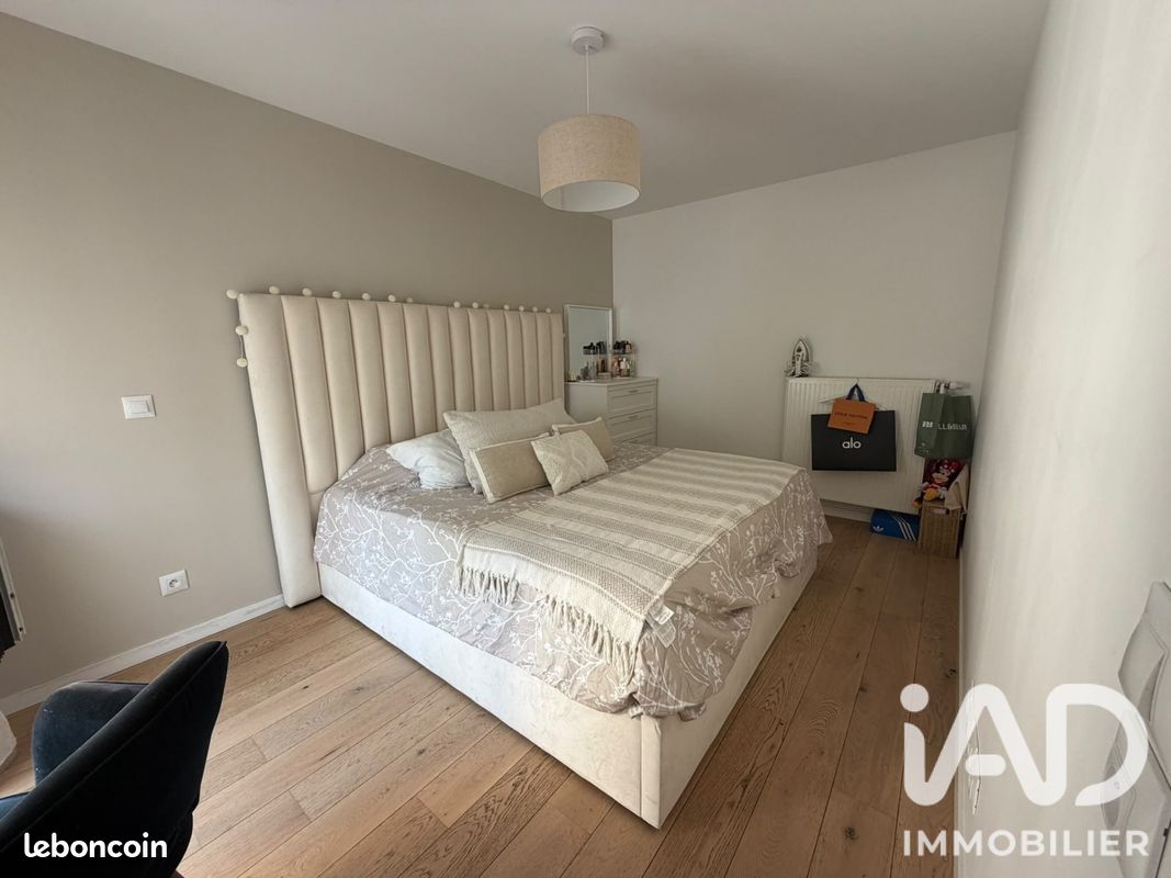 Appartement 2 pièces 48 m² · à Chaville · 48 m² · 328 000 €