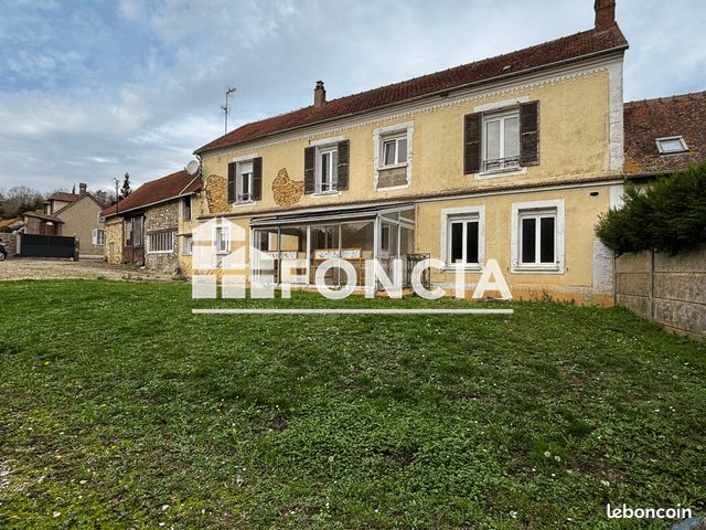 À Vendre – Spacieuse Maison de 118 m² avec 200 m² de dépendances (image 1)