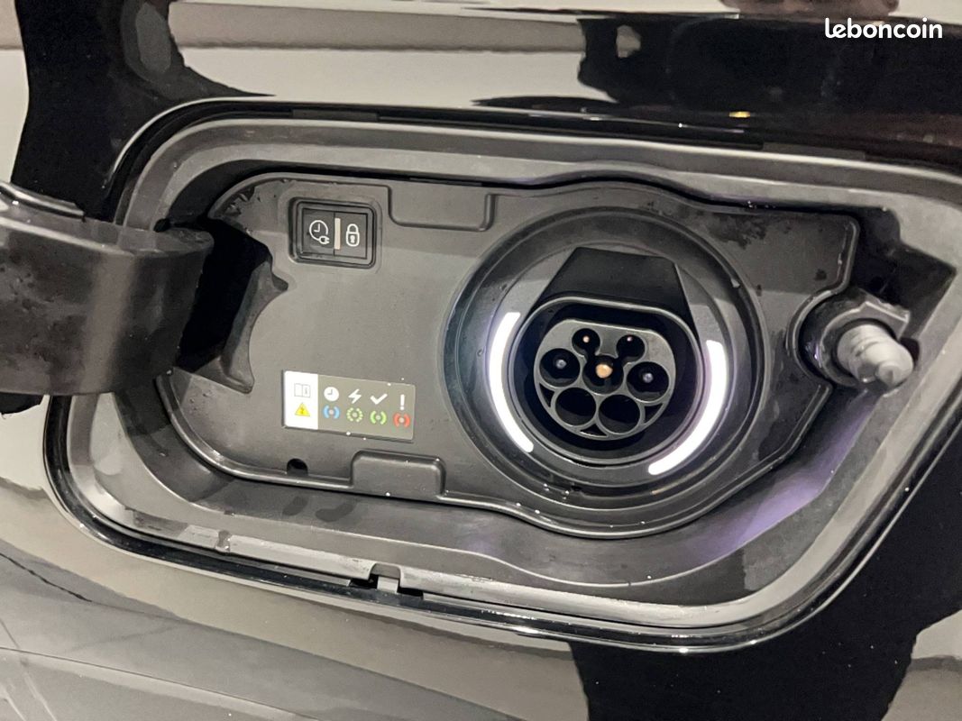 OPEL Grandland X Hybrid4 300 ch AWD BVA8 Ultimate (image 28)