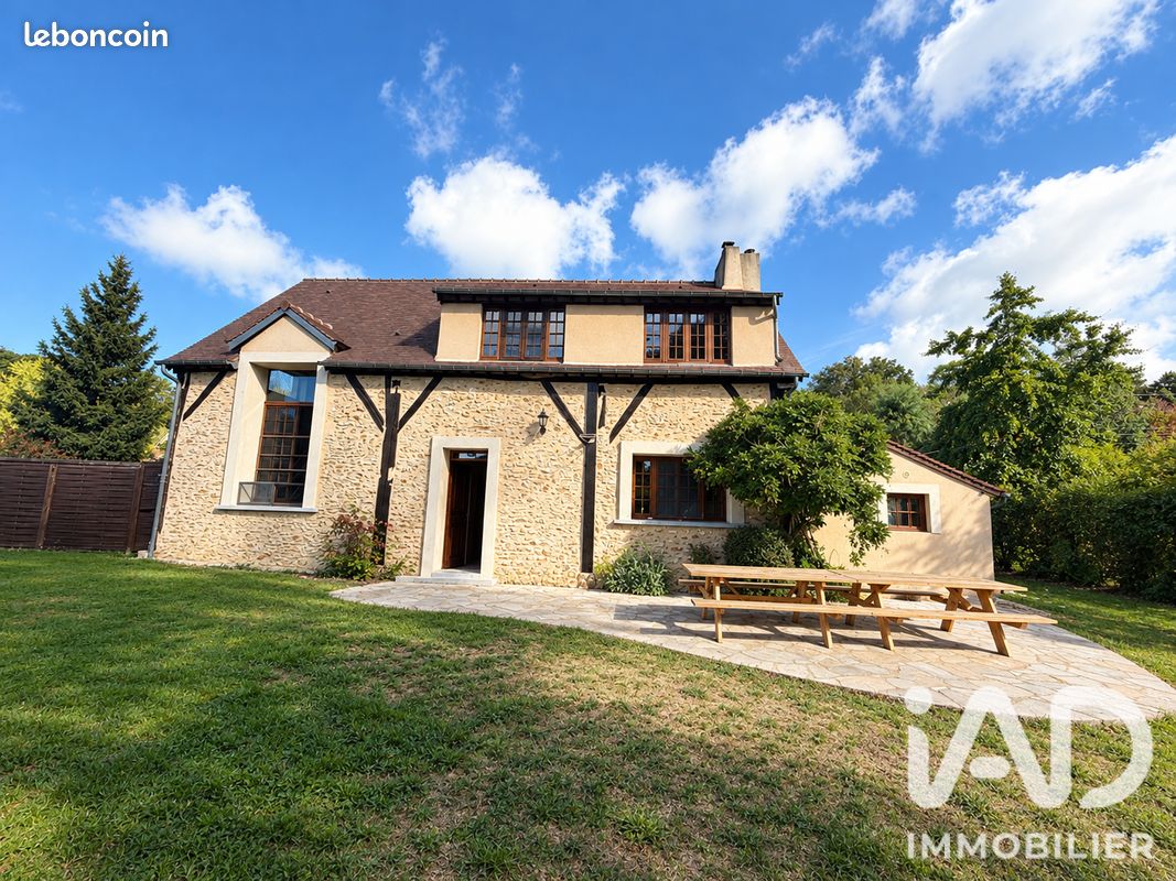 Maison 6 pièces 160 m² · à La Boissière-École · 160 m² · 410 000 €