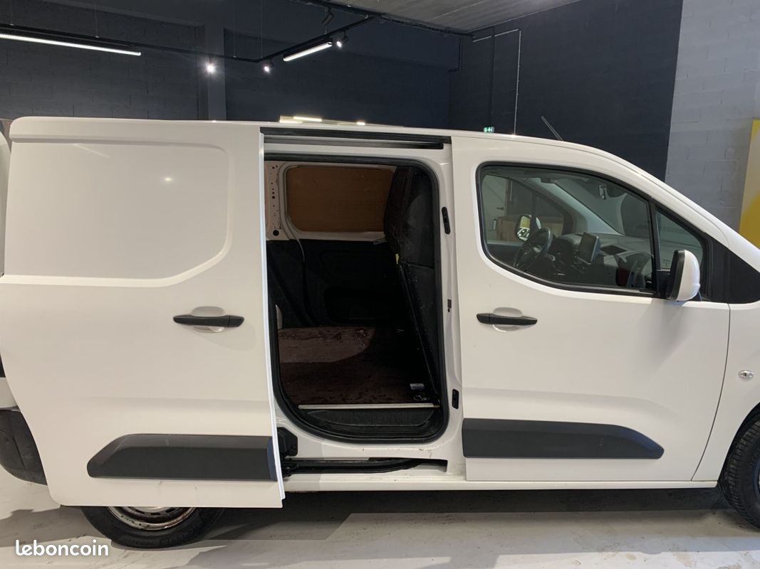 Opel Combo (4) 1.2 110ch L1H1/Standard Cargo (image 9)