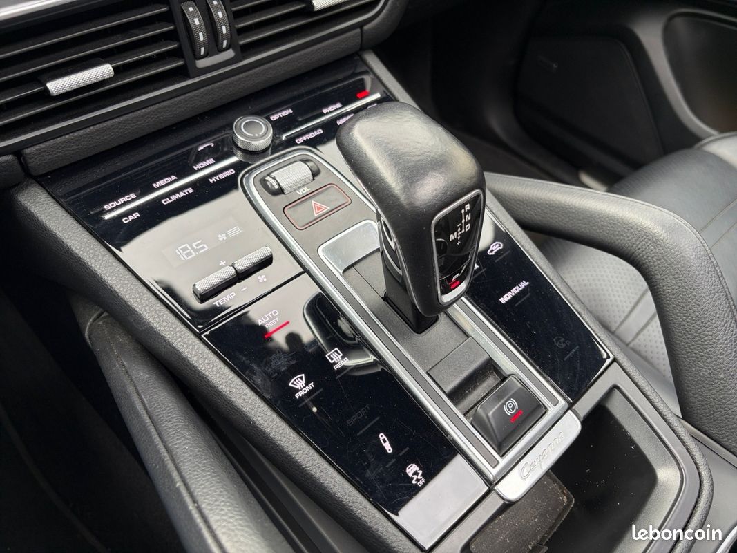 PORSCHE CAYENNE E-Hybrid 3.0 V6 462 ch Tiptronic BVA - FULL OPTIONS - RIEN A PREVOIR - ENTRETIEN A JOUR - PACK CHRON (image 20)