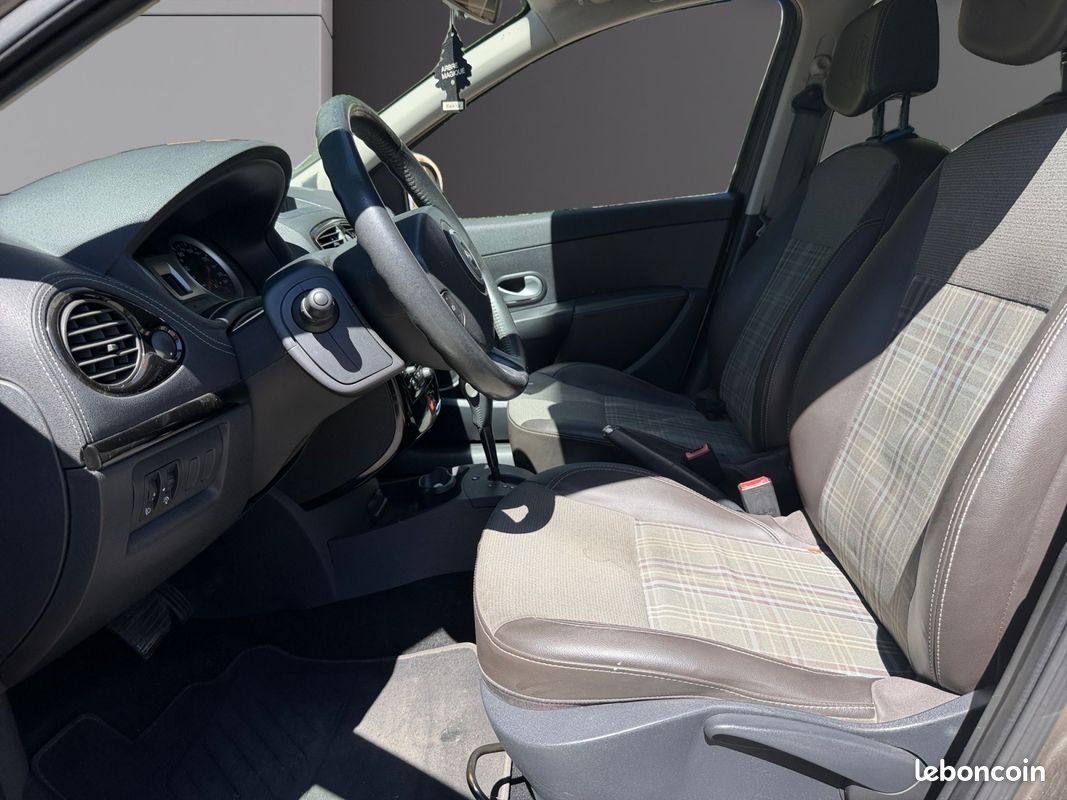 RENAULT CLIO III INITIALE 1.6 16V BA 110Ch Garantie 12 mois (image 8)