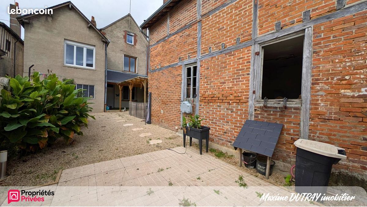 Maison 5 pièces 138 m² · à Château-Renault · 138 m² · 160 000 €