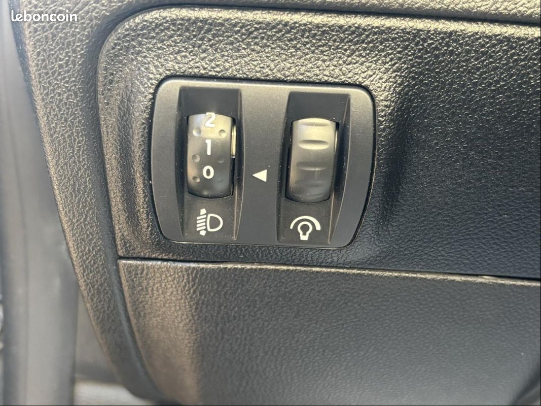 Renault Megane 1.5 Blue dCi 115ch Business EDC (image 29)