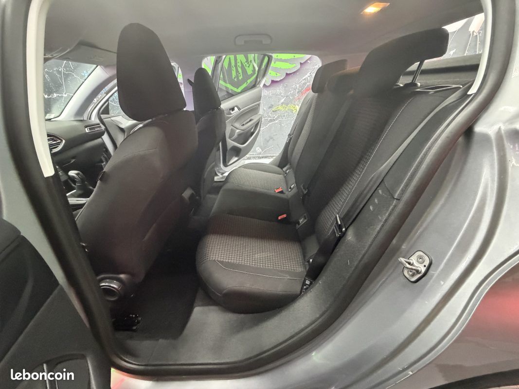 Peugeot 308 ii 1.6 blue hdi 100 access 2017 (image 11)