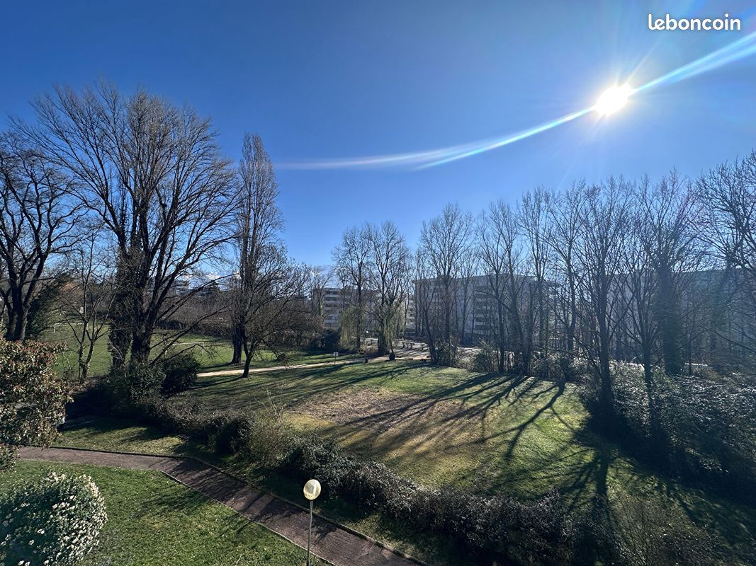 Appartement 4 pièces 80 m² · à Meylan · 80 m² · 180 000 €