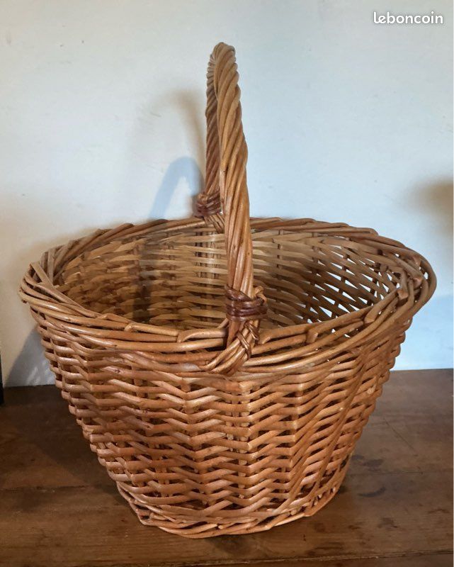 ANCIEN GRAND PANIER, PORTE-BÛCHES, en OSIER EUR 15,00 - FR