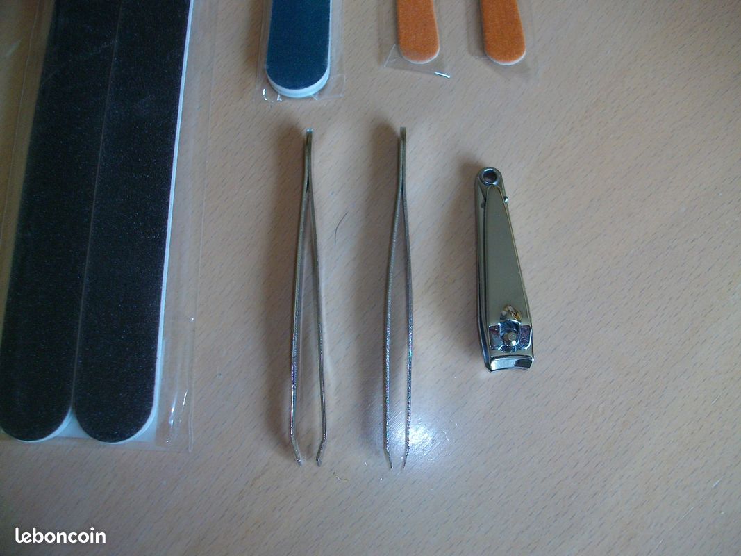 Accessoires de manucure et pinces (image 2)