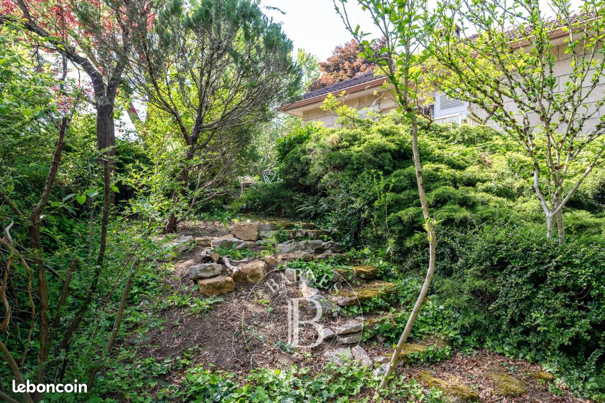 Maison 6 pièces 150 m² · à Saint-Didier-au-Mont-d'Or · 150 m² · 1 070 000 €