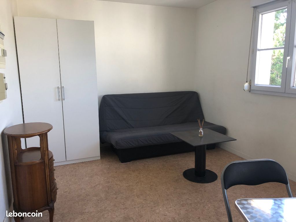 Appartement 1 pièce 18 m² · à Angers · 18 m² · 450 €