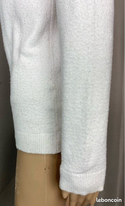 Pull manches longues en maille douce, col côtelé retombant à strass et coupe droite (image 8)